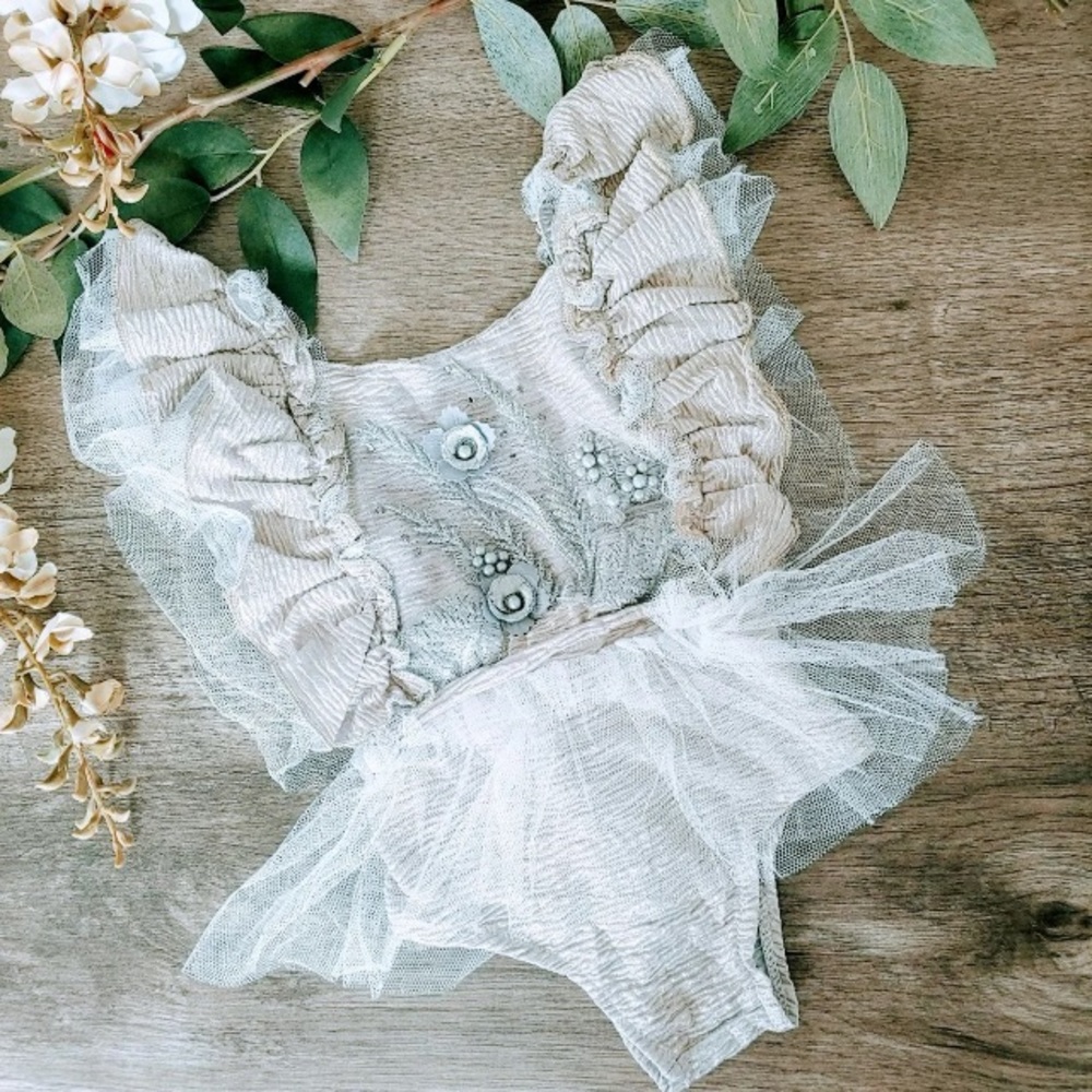 Baby girl clothes 0-3 months